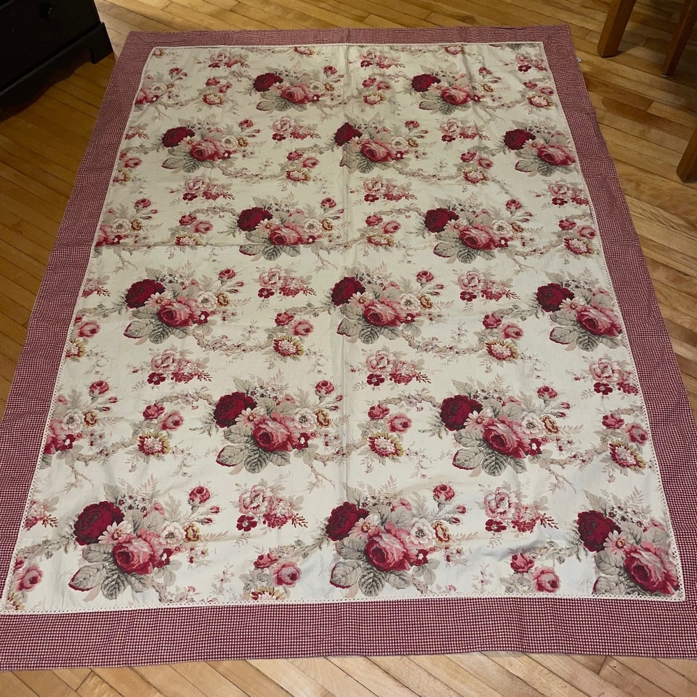 WAVERLY Vintage Tablecloth Norfolk Rose Cottage Gingham Crochet Trim 56" X 75"